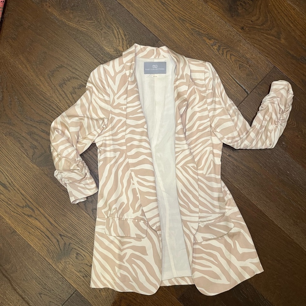 Tart Collections Beige Zebra Print Blazer w/ ruched sleeves